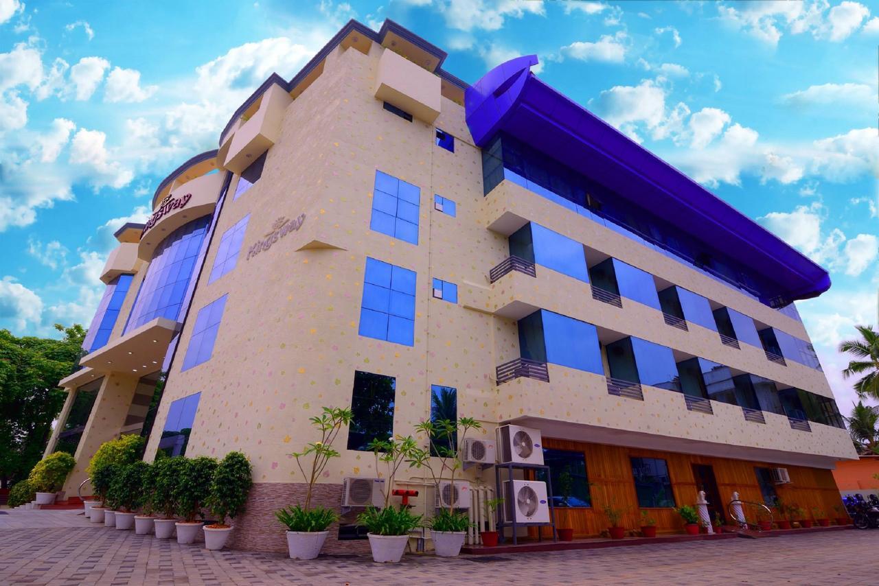 Sps Kingsway Hotel Thiruvananthapuram Ngoại thất bức ảnh